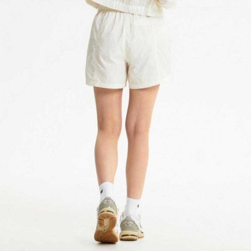 New Balance Club  W lightWeight 4 Part Woven Shorts nbnve2W422 64