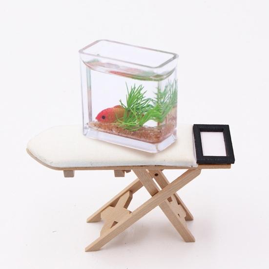 ოქროს თევზის თასის მოდელი რეალისტური დეკორატიული ორნამენტი მინიატურული მინის თევზის ავზი თოჯინების სახლის ფოტო რეკვიზიტებისთვის მინიატურული სცენები