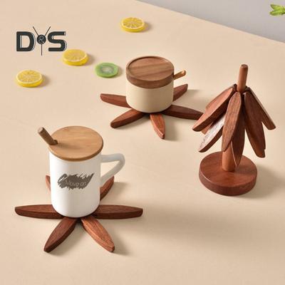 Wooden Trivets for Hot Dishes Tree Shape Trivet Set Special Texture Coaster Hot Pot Holder 4 Triangular Mats + 1 Stand Multifunctional Kitchen Table