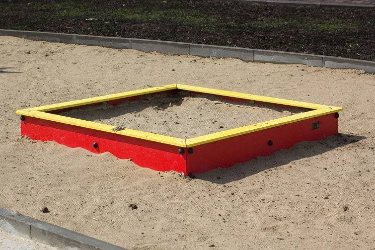 Approved Sandpit 150x150 Red