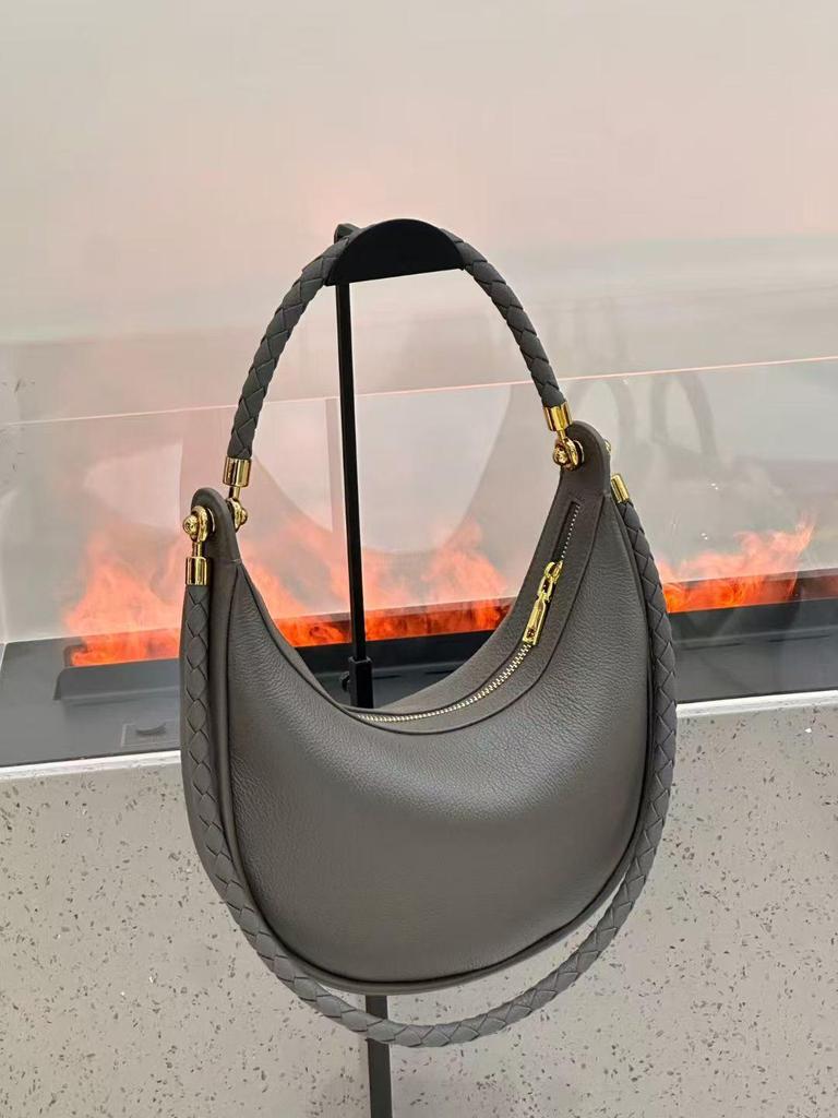 European & American Trend: Genuine Leather Women's Half-Moon Underarm Bag - Exquisite, Relaxed Casual Woven Handbag