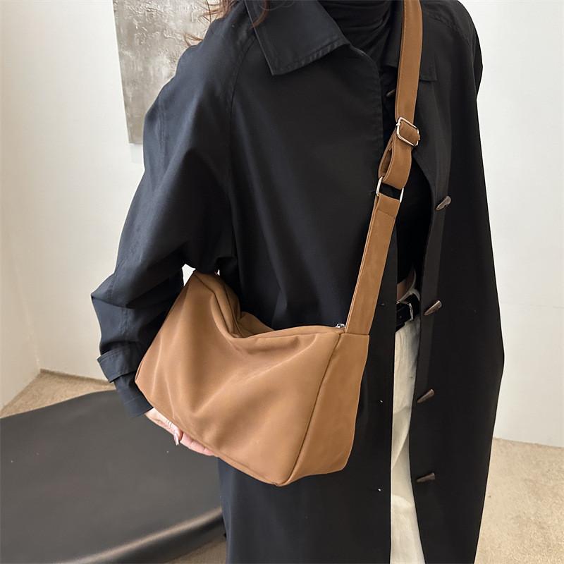 Large Capacity Trendy Fall Fashion Minimalist Design Stylish Pillow Bag For Daily Use In Black Brown And Coffee Colors