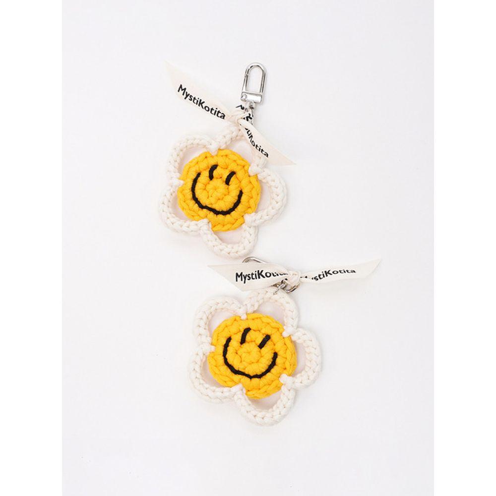 

MystiKotita Mini Smile Day Keyring ivory