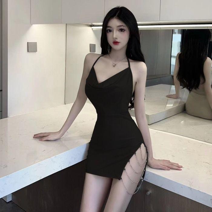 Internet-famous, sexy and hot girl, fashionable and interesting lingerie, halter skirt, slimming, split chain, hip-hugging dress set