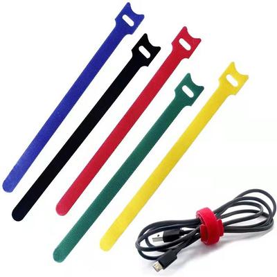 Cables, alambres y accesorios – Bridas para cables