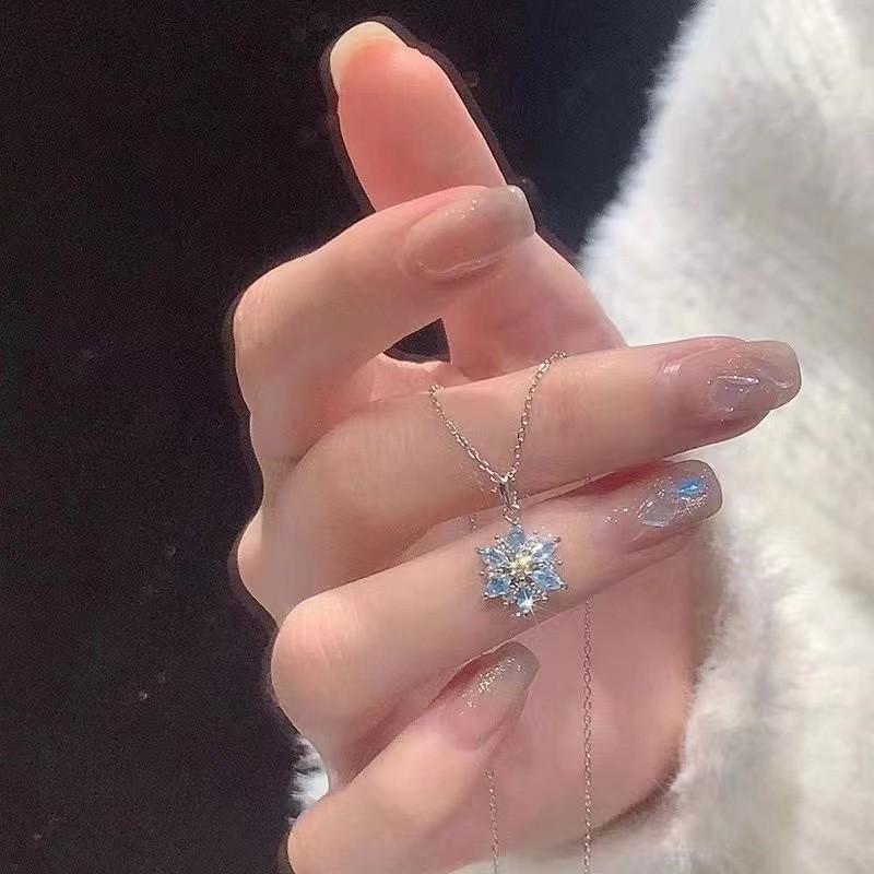 Pure Desire Ceiling Shining Zircon Light Luxury Collarbone Chain Necklace Female Tide Exquisite Temperament Versatile Neck Chain Jewelry