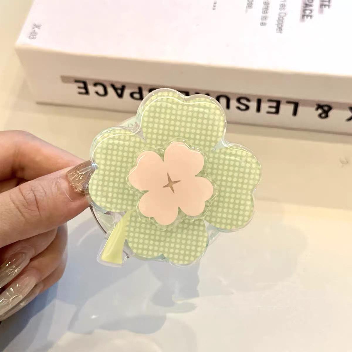 Korean Dongdaemun Star Wings MagSafe Rotating Stand with Strong Suction - Portable and Cute for Women