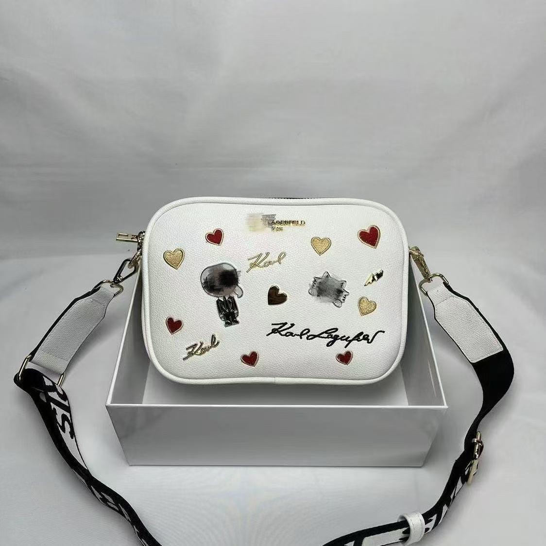 

Стильная женская сумка через плечо Kara Small Square 22x16x8