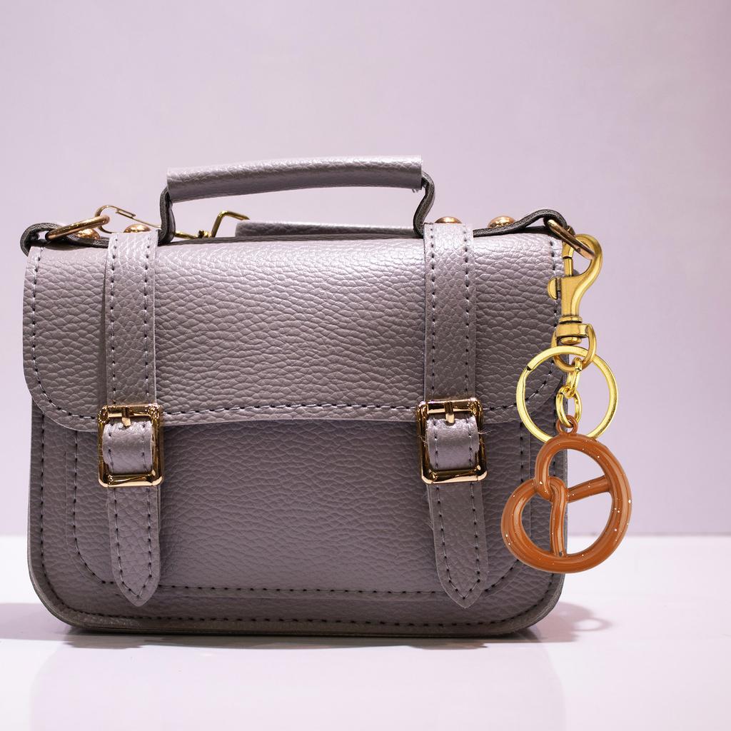 Realistic 3D Cookie Charm Keychain Accessory Fashionable Biscuit Shape Key Rings Portable Bag Decoration for Women