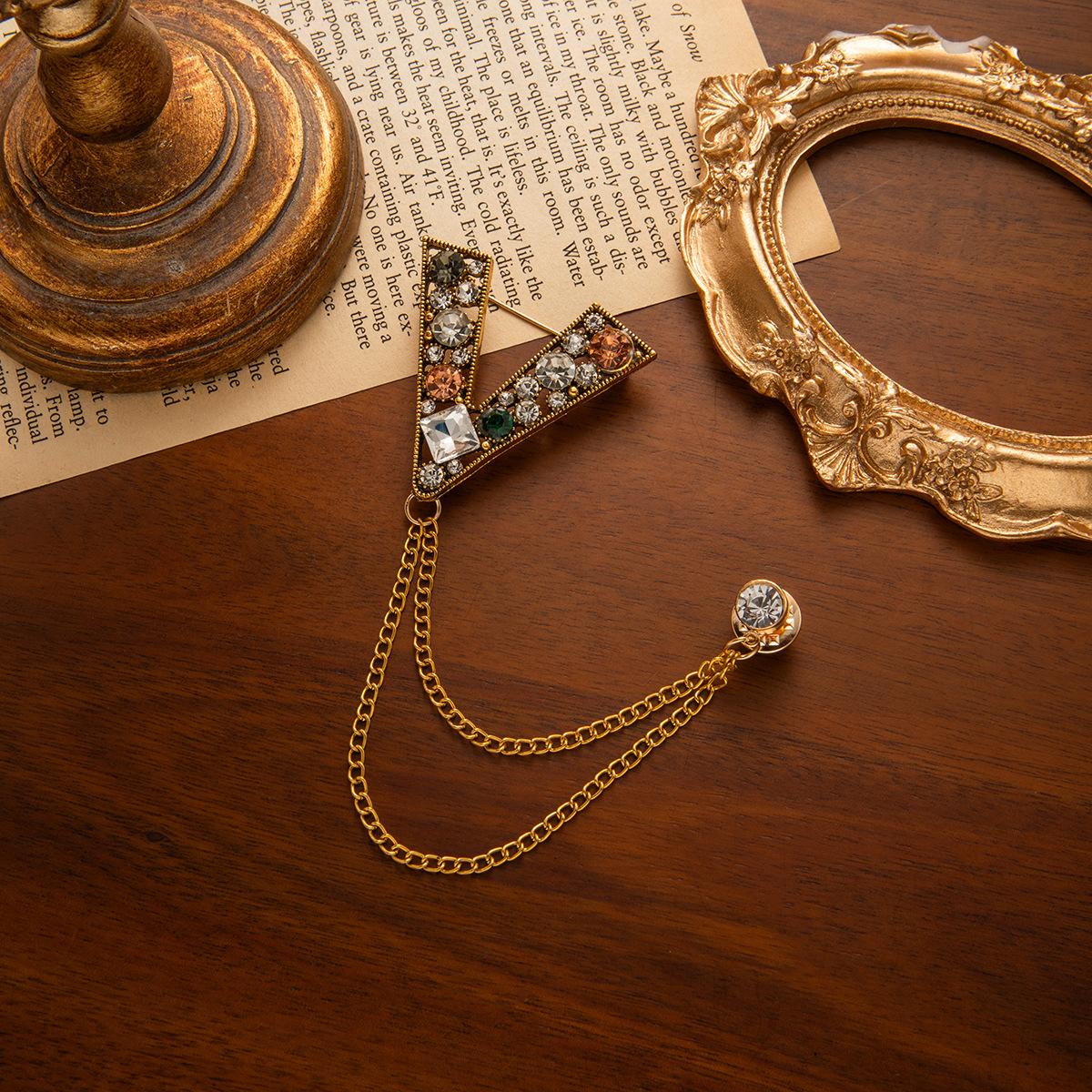 British Antique Suit Brooch Retro Diamond-Encrusted Fringed Chain Corsage Temperament Advanced Sense Elegant Fashion Brooch