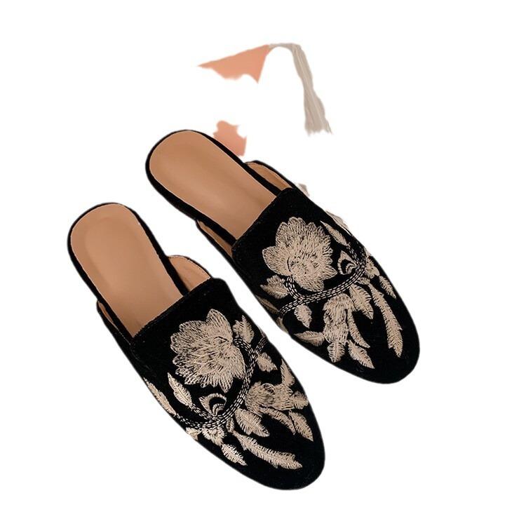 Nowe chińskie sandały haftowane w stylu narodowym, torba, skórzane buty typu muller na lato 2025, nowe, z okrągłym noskiem, płaskie kapcie do noszenia na zewnątrz