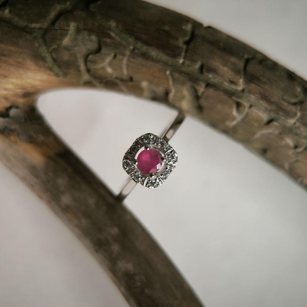 Серебряное кольцо с натуральным рубином 0.533ct, вес изделия 2,2 гр (2187851)