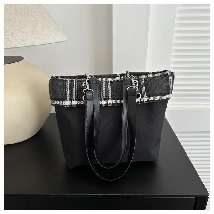 Korean Plaid Fabric Bucket Bag Women's Bag 2024 Winter New Texture Fashion Simple Shoulder Bag