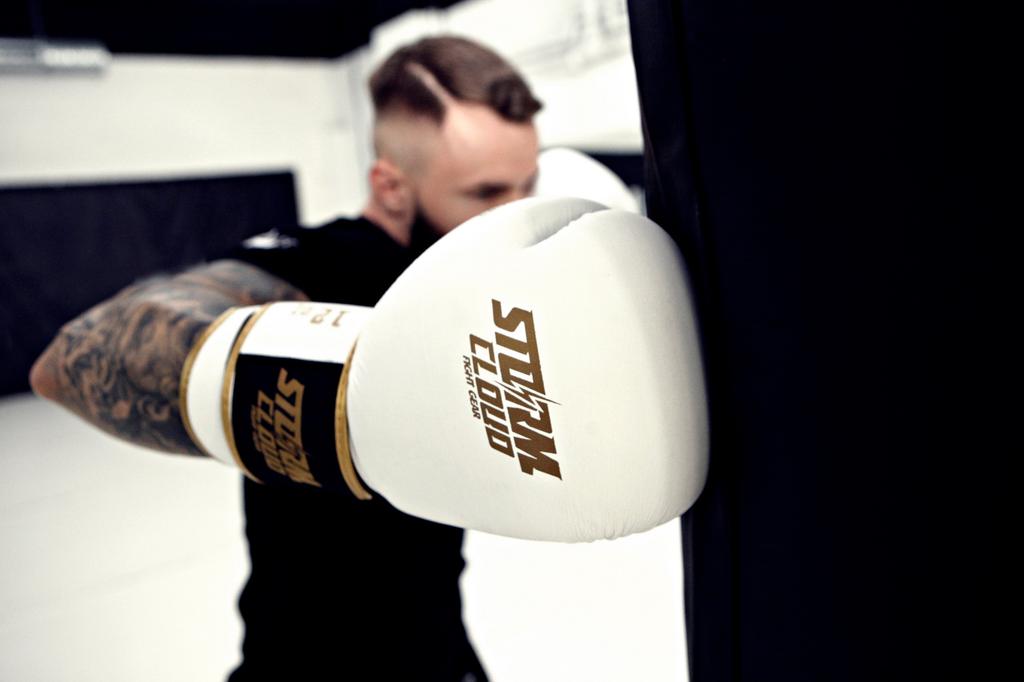 StormCloud Boxing Pro Genuine Leather Boxing Gloves White/Gold 16oz
