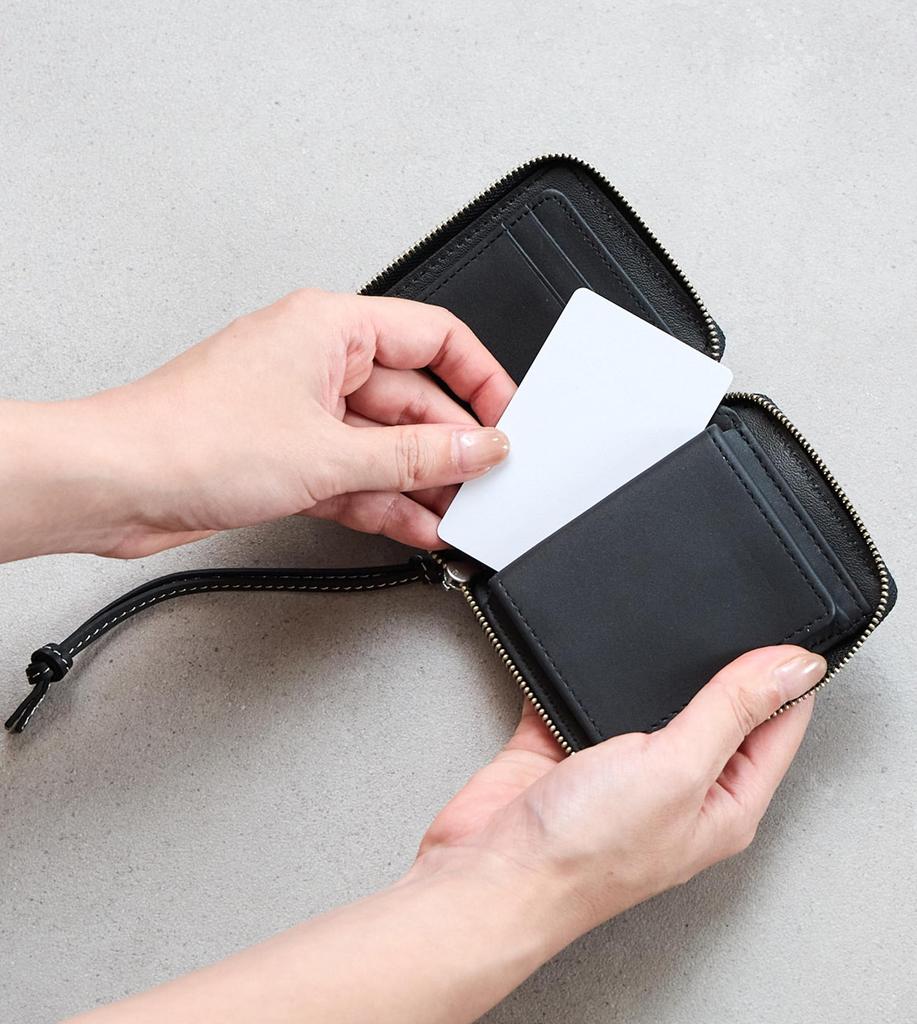 SOPO SO38 (Camel) - Bi-fold wallet, round, mini, compact, slim, for men and women, made of leather and made in Japan.