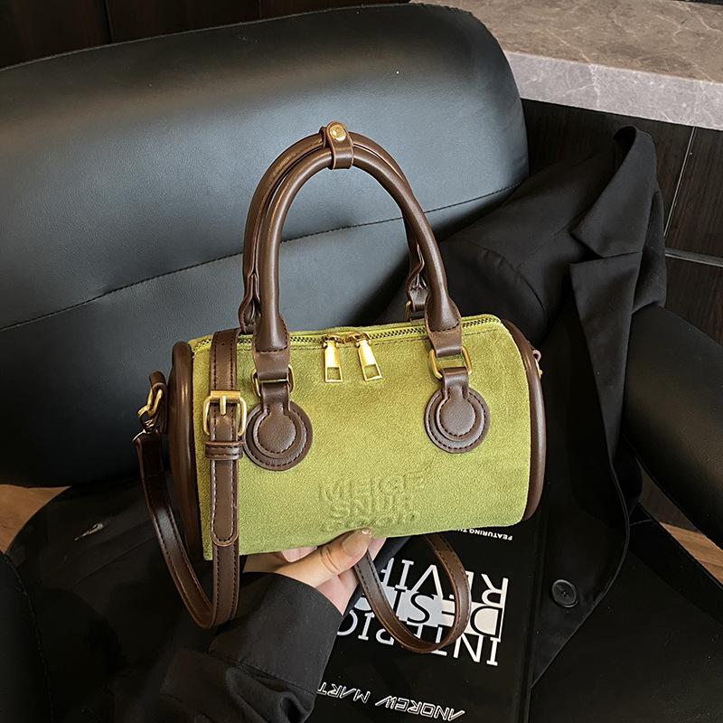 

Замшевая сумка женская большой вместимости 2025 новая осень и зима нишевый дизайн матовая ретро сумка-мессенджер портативная сумка-подушка зелёный