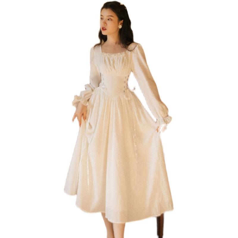 French High-end Small White Dress Design Is Particularly High-end Skirt, Thin Waist and a Sa Dress Autumn