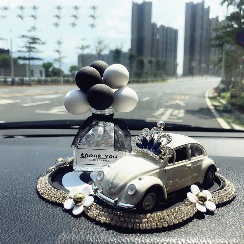 Automobile Perfume Table Accents: Cute Aromatherapy Car Interior Ornamentation