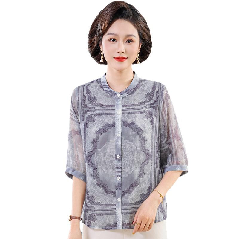 Fashionable Imitation Silk Summer Top: Stylish Print, Plus Size, Slimming, Loose Fit for Middle-Aged and Elderly Women.
