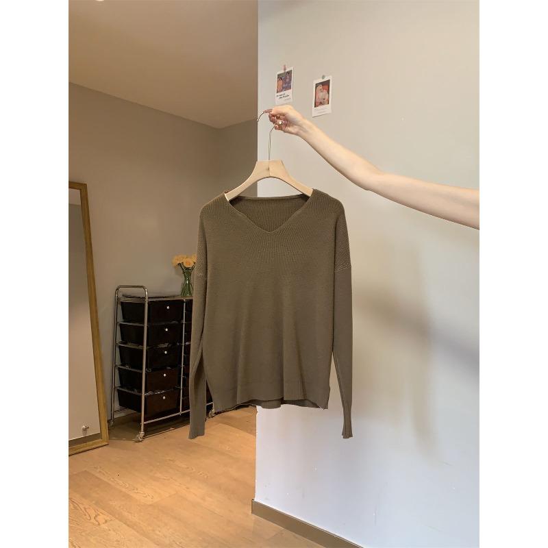 Simple v-neck bottoming shirt women's gentle wind sweater spring niche basic model solid color inner knitted top