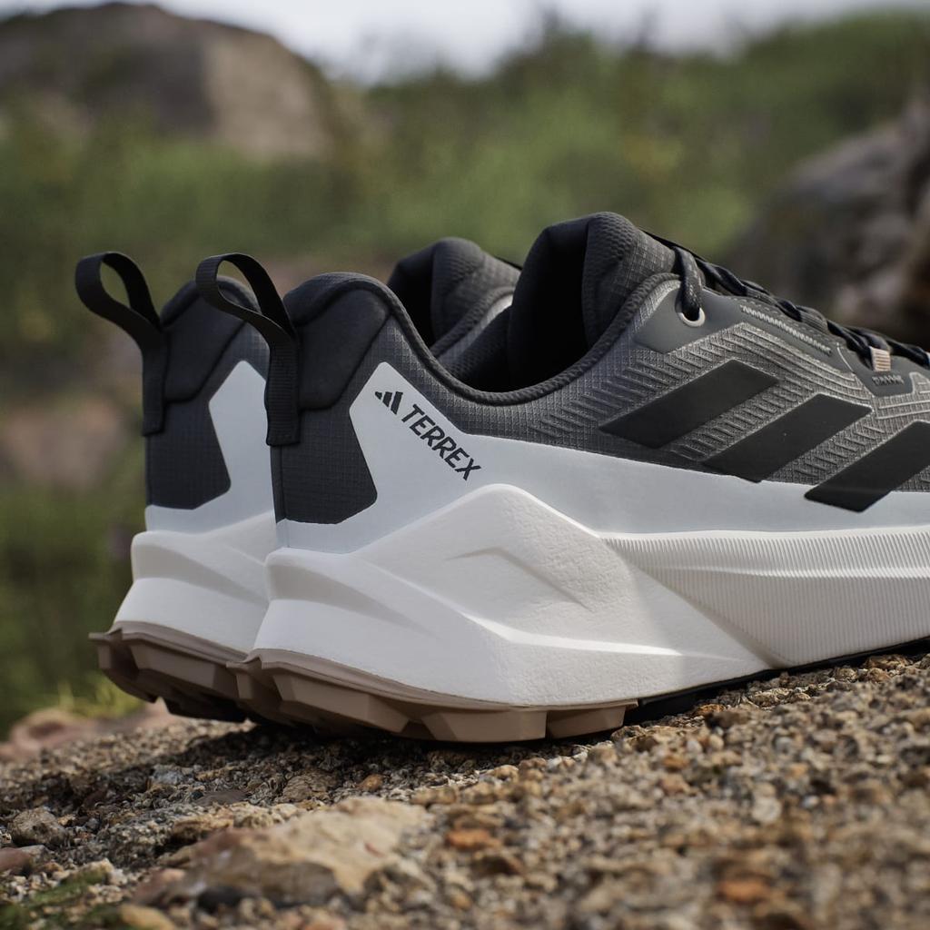 adidas Terre Trailmaker 2 GORE-TEX Hiking JR6576 Unisex Terrex Sports Shoes Chalk White / Core Black / Carbon