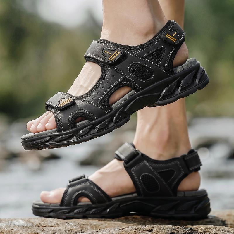 Classics Style Men Sandals Outdoor Walking Summer Shoes Anti-Slippery Beach Shoes Men Comfortable Soft Leather Sandals