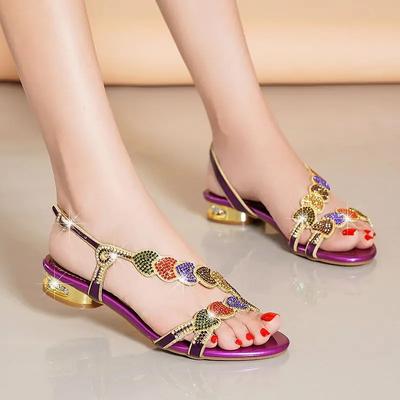 Fashion Summer New Leather Ladies Sandals Rhinestone Low Heel Sandals Flat Bottom Clip Toe Thick Heel Flowers Luxury Sandals Gift