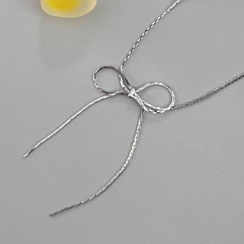 Cute Heart Bead Necklace Heart Charming Choker Chain Jewelry Girls Teen Eye-catching Snake Bone Chain Bowknot Necklace