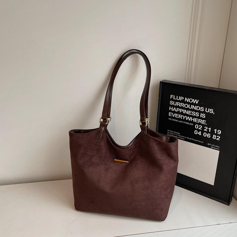 Retro large-capacity bag women's 2025 new autumn casual commuting shoulder bag simple foreign-style texture tote bag