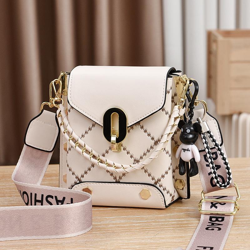 

New Korean Style Summer Fashion Mini Crossbody Bag - Women s Versatile Small Square Phone Bag 17*10*17CM