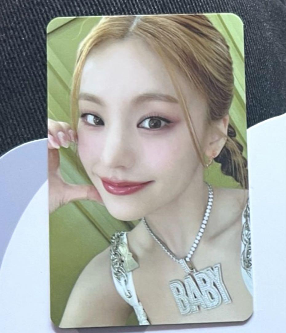 

[USED] ITZY CAKE Showcase SC Exclusive Trading Card