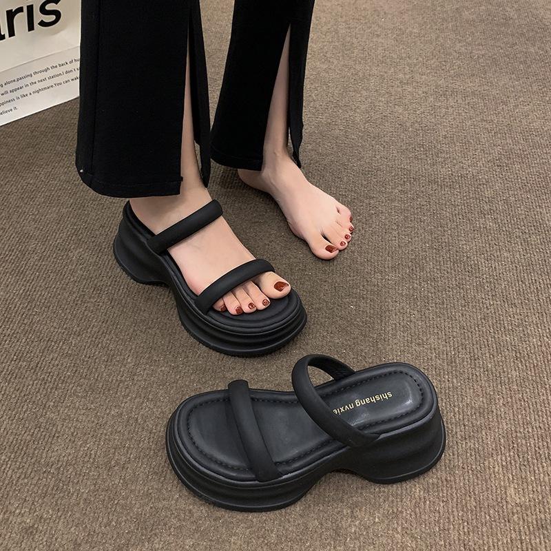 

Премиальные тапочки женские летние для улицы модные на толстой подошве с увеличением высоты подъема под юбку 2025 новые красивые крутые тапочки на высоком каблуке 40 чёрный