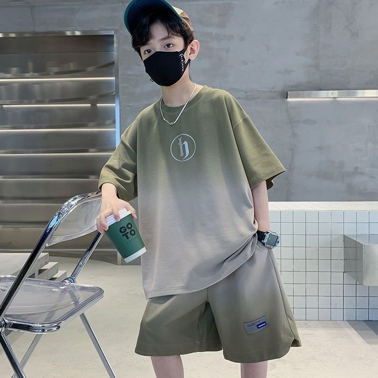 

Летняя модная повседневная футболка с короткими рукавами для мальчиков и шорты, спортивный костюм 120 зелёный