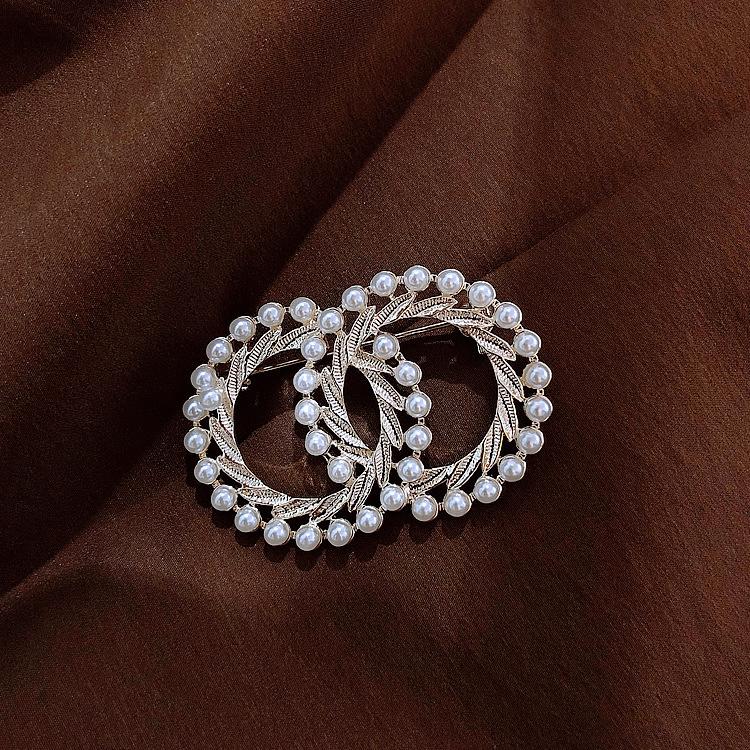 Accessories Double Ring Clothing Accessories Pearl Female Models Anti-glare Silk Scarf Buckle Alloy Brooch Corsage Long-Lasting Color Exquisite Brooch