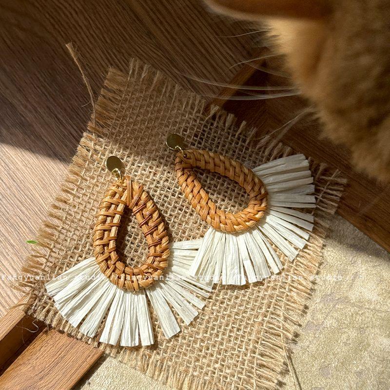 

Vacation Style Fancy Cut Out Straw Ear Clip Women s Non-Pierced Earrings Niche Style Design Ear Studs Unique Exaggerated Earrings Hand-made earrings