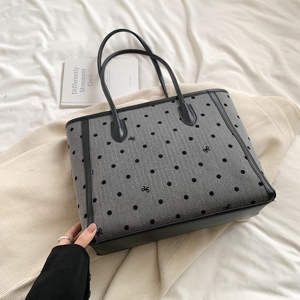 Mode marke handtasche neue große kapazität schulter tasche high-end-frauen tasche Mode nische freizeit handtasche dame Tote tasche