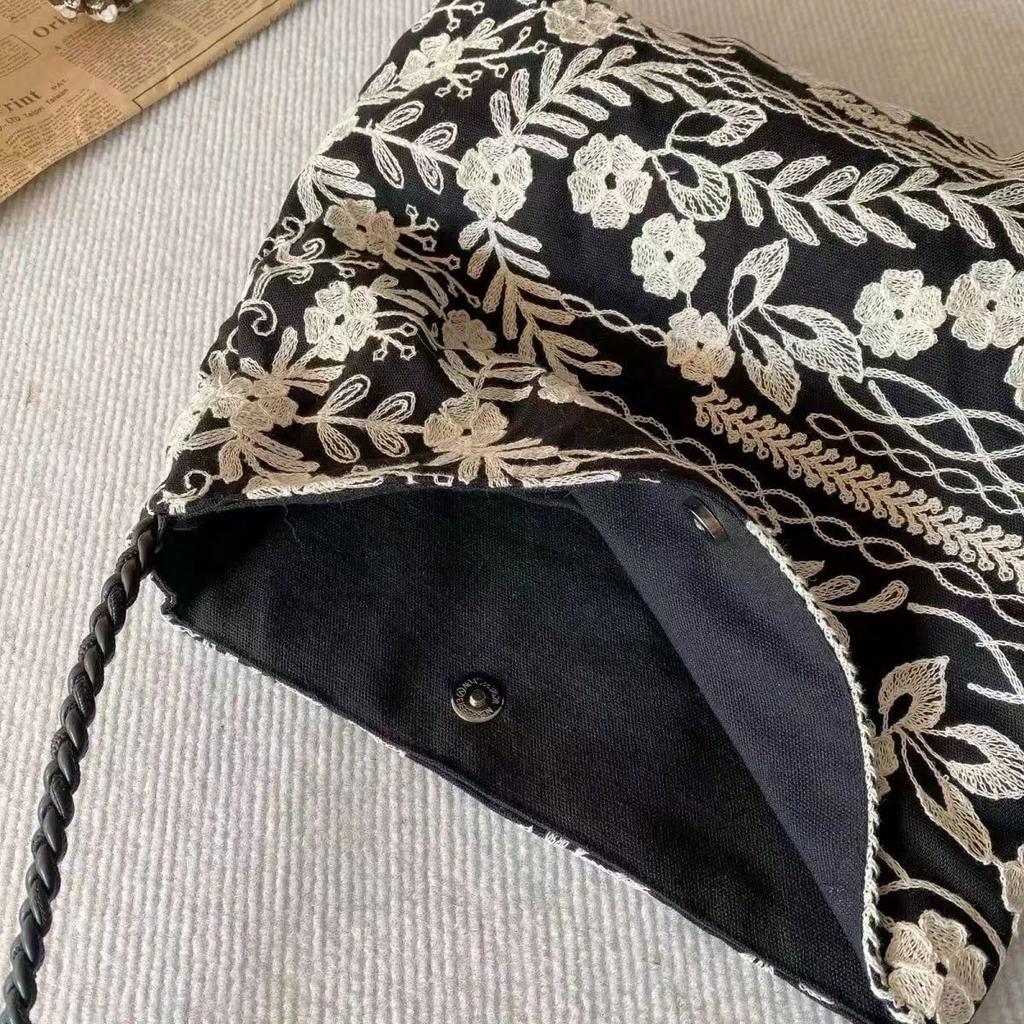 Chinese style shoulder underarm bag French retro embroidered cloth bag mini hand bag tote bag