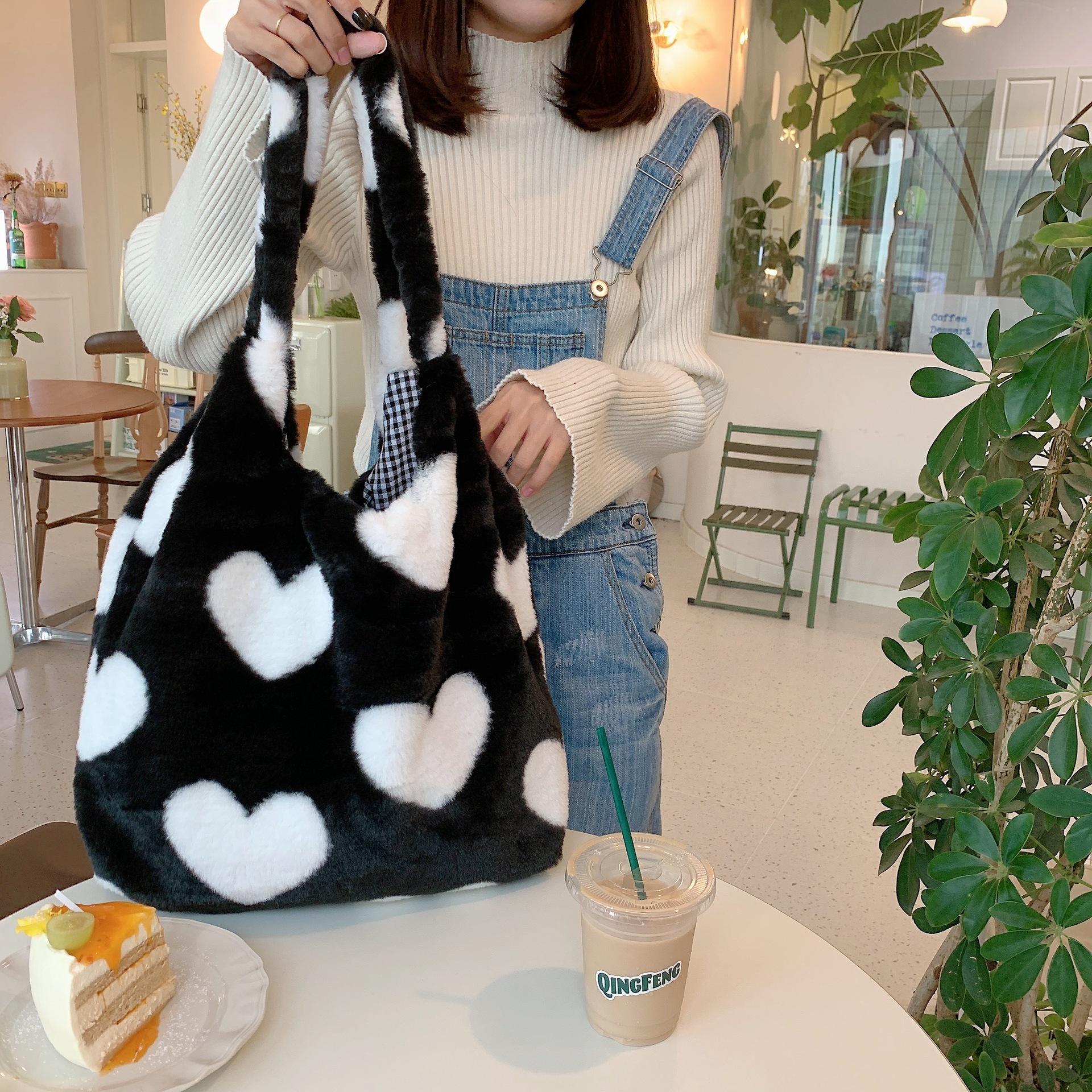 

Autumn and winter plush love tote bag women s shoulder large-capacity vest bag, trendy