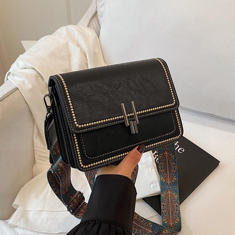 IELGY Ladies Messenger Bag Wide Shoulder Strap Retro Small Square Bag