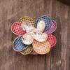 Heiß verkaufende emailierte geometrische Blume magnetische Brosche, modische kreative Blumenbrosche für Damen