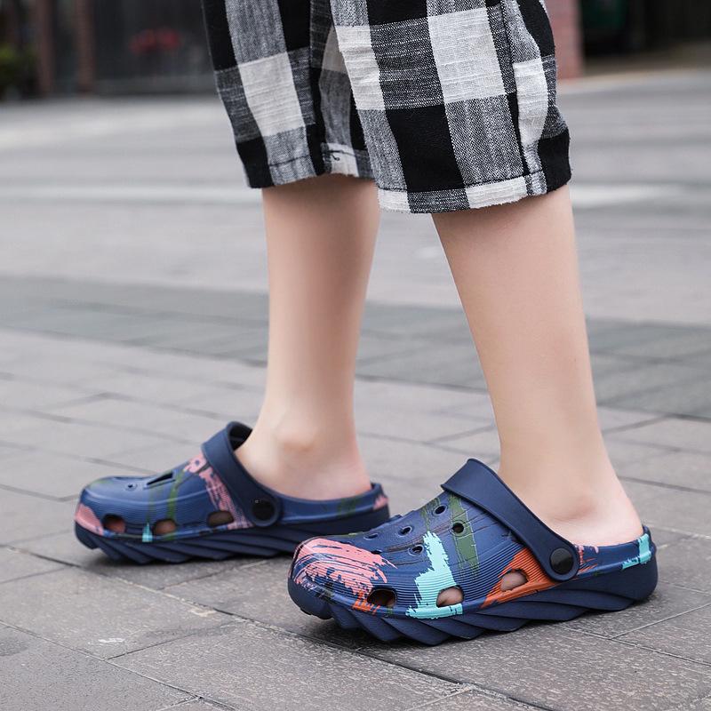 Boys' and Girls' Casual Soft-Soled Beach Sandals - Medium & Large Kids' Foot-Covering Crocs