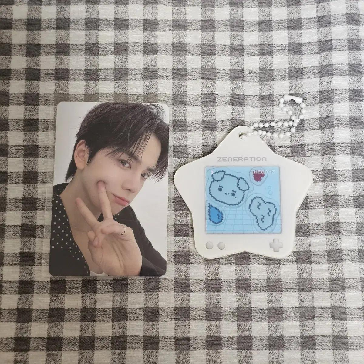 

Theboyz Ёнхун Дженнер 2 Кукла Шейкер Брелок + Фотокарточка