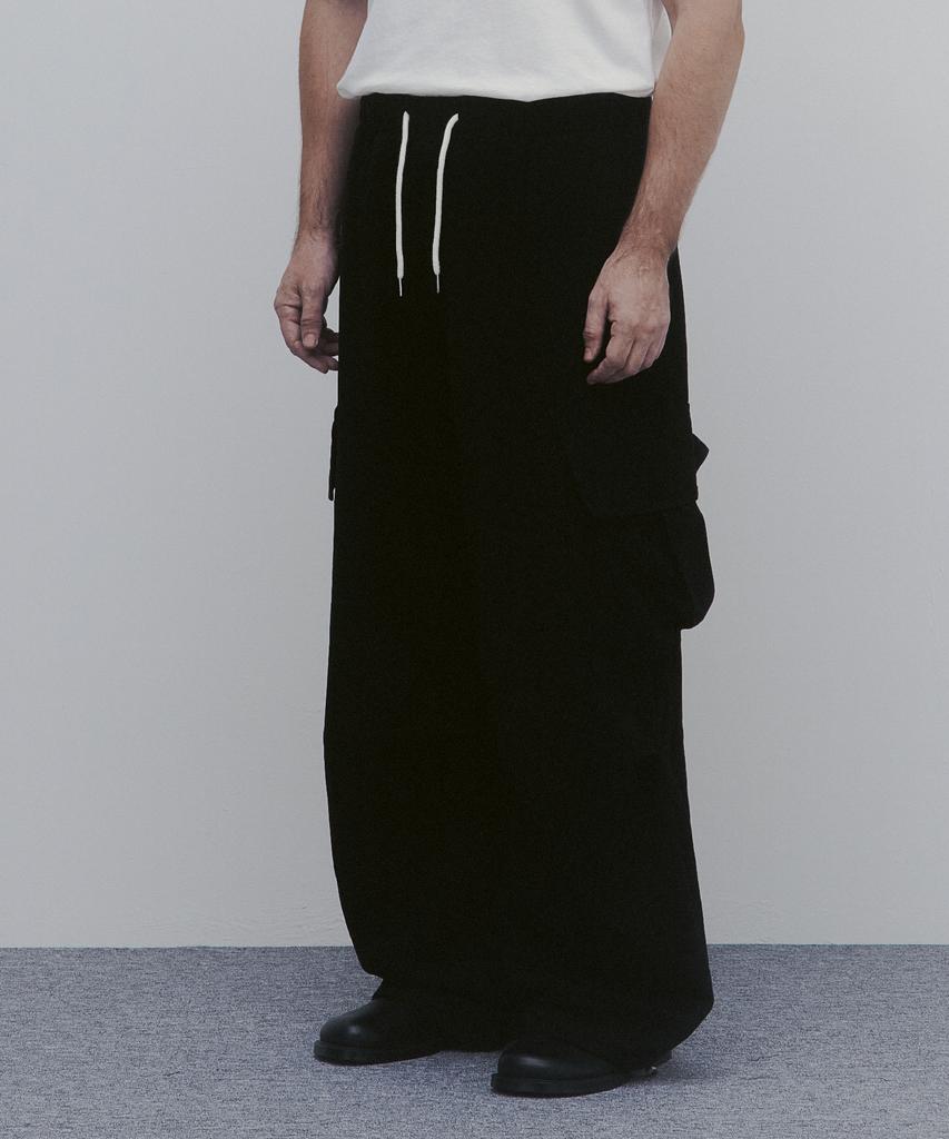 ANDAGAIN Washed Cotton Wide Cargo Pants (Black