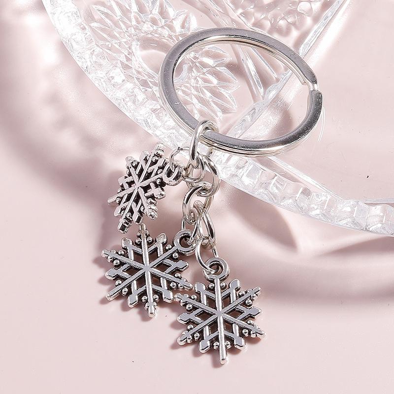 Cute Alloy Snowflake Keychain Metal Key Ring for Men Women Key Holder Handbag Pendants DIY Jewlery Accessories