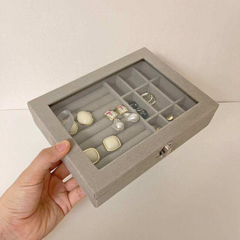 

Роскошная бархатная шкатулка для украшений 2023: Вместительное хранилище для колец, ожерелий и серег с защитой от пыли серый