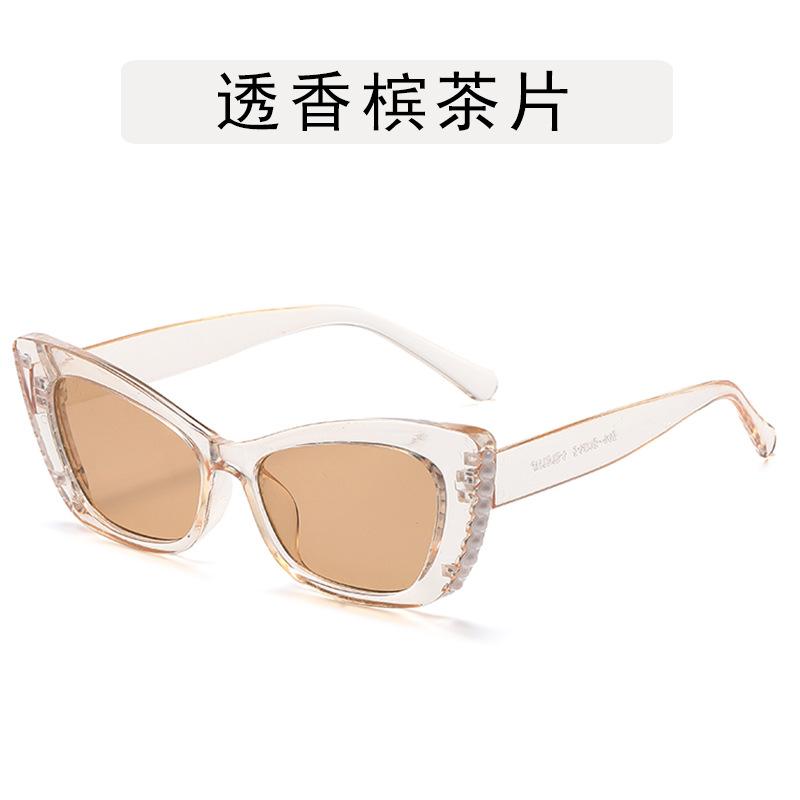 

Cat Eye Shape Sunglasses Women Pearl Decoration Stylish Women s Sun Glasses Fashion Show Performance Female Sun Glass