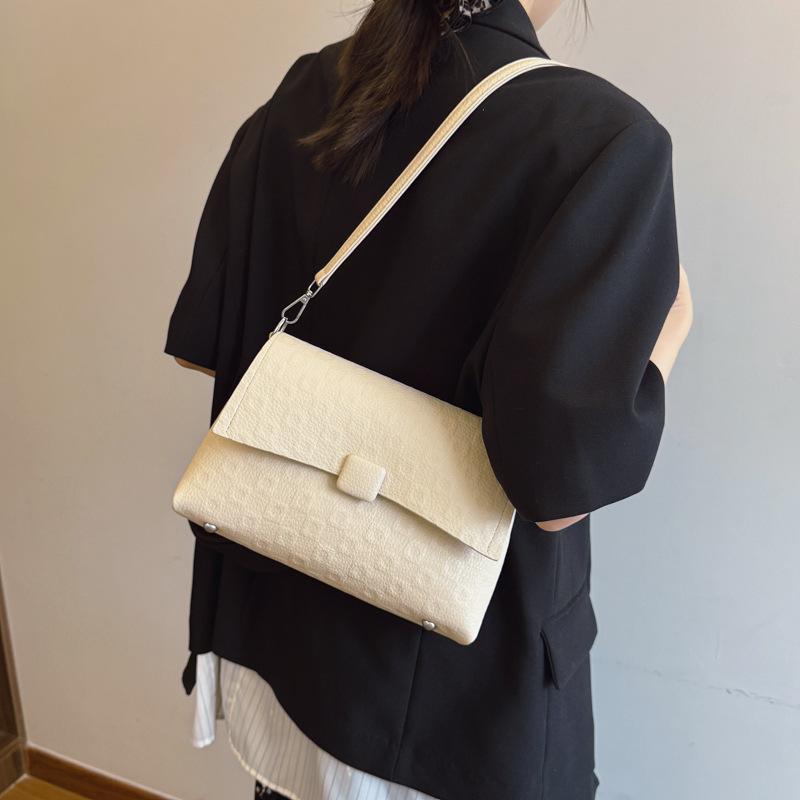 Bag Women's Fashion Underarm Bag New Small Square Bag Shoulder Bag Commuter Messenger Bag