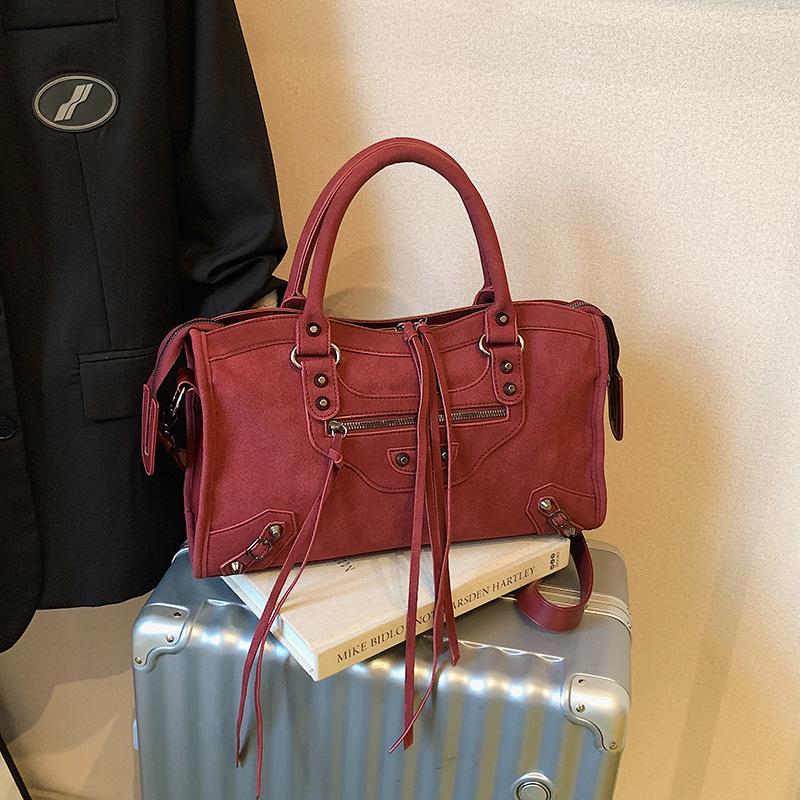 Trendsetting Matte Suede Rivet Motorcycle-Style Retro Crossbody Bag 2025: Large Capacity Handbag