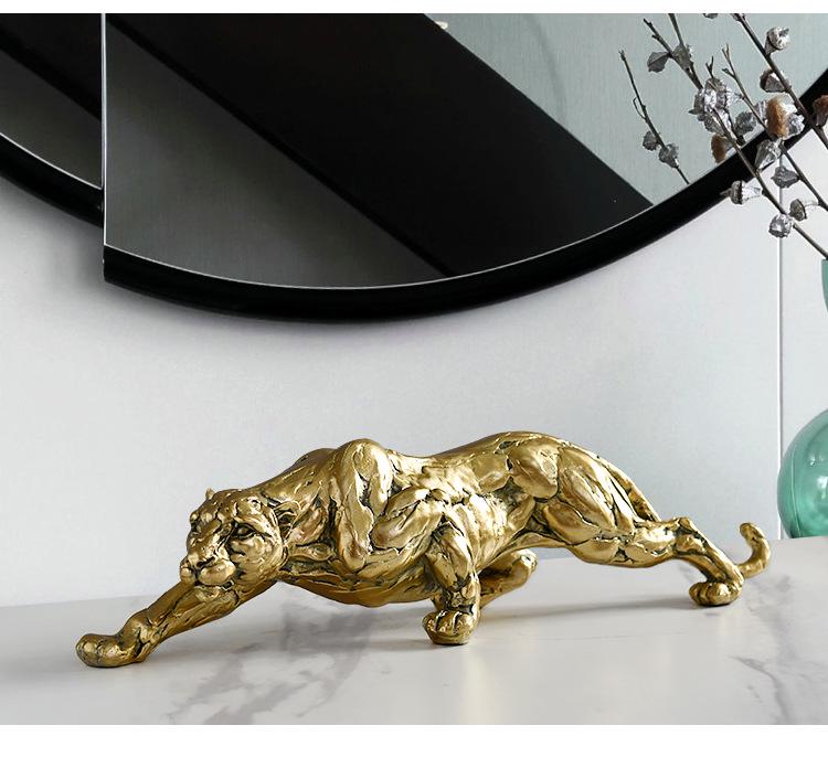 Gold Leopard Ornament: European Creative Art for Hotel and Office Entrances