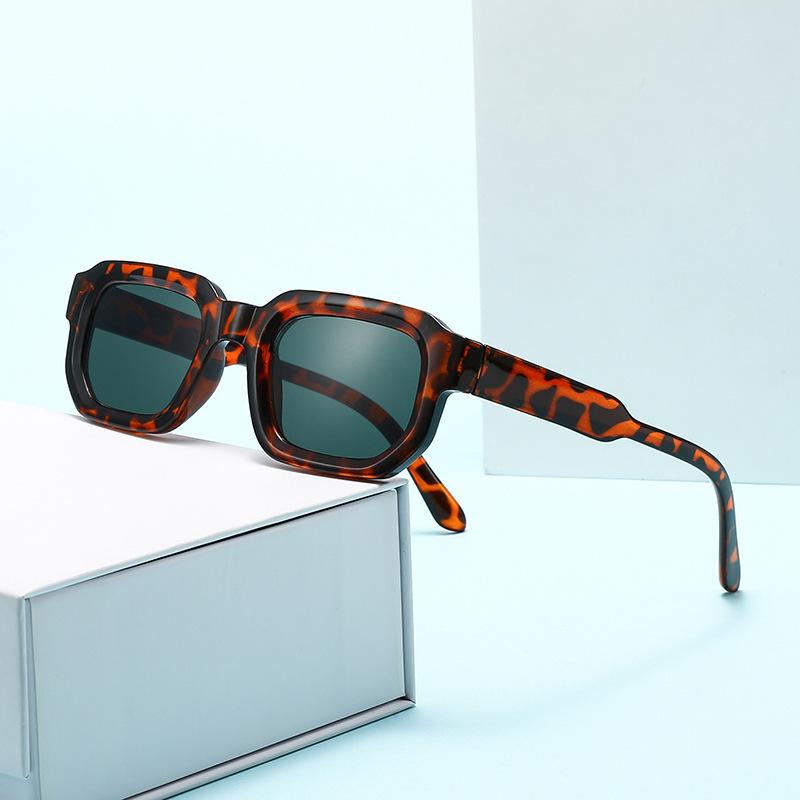 Square Retro European American Women's Sunglasses - High-End Fashion Sun Protection